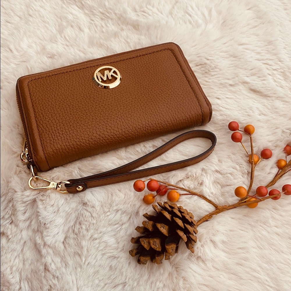 Michael Kors Fulton Wristlet